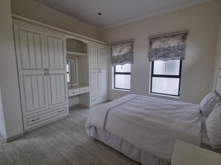 To Let 8 Bedroom Property for Rent in Xanadu North West